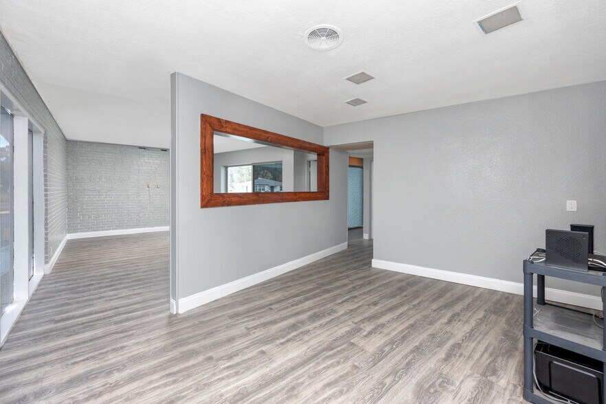 More Photos Of 2100 Dr Martin Luther King Jr St S, Saint Petersburg Medical For Sale