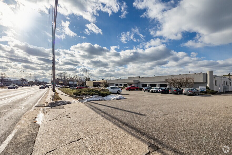 More Photos Of 1560 Fifth Ave, Bay Shore Warehouse For Sale