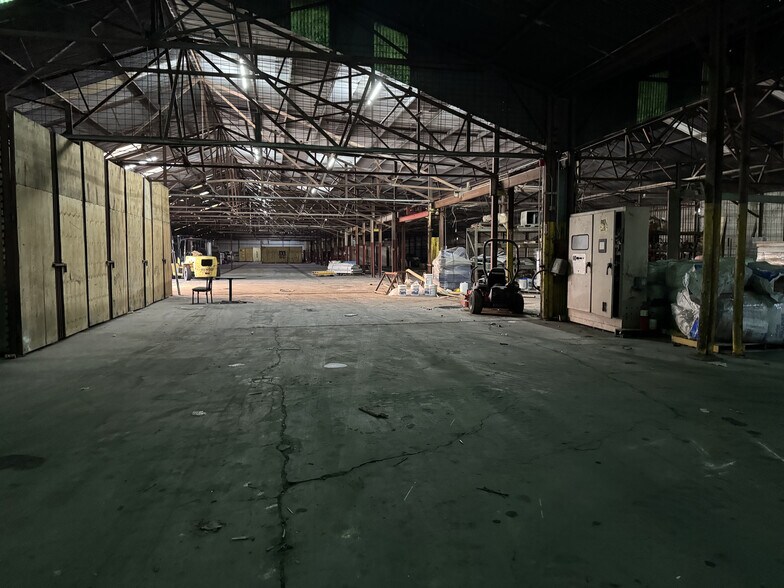 More Photos Of 6011-6019 Gold Houston TX 77026 st, Houston Warehouse For Lease