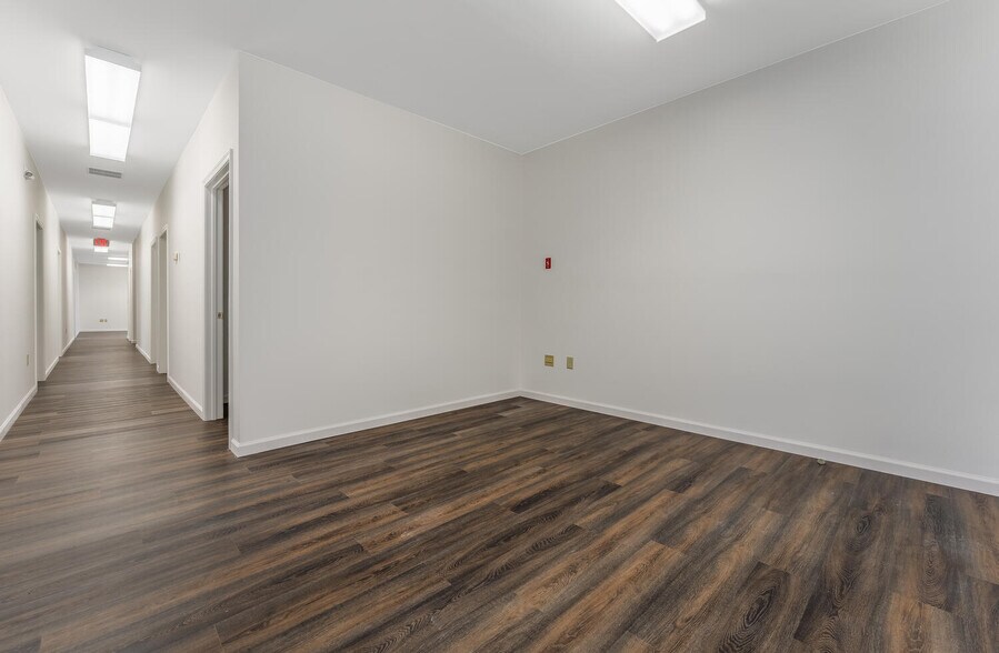 More Photos Of 5 Walter E Foran Blvd, Flemington Medical For Sale