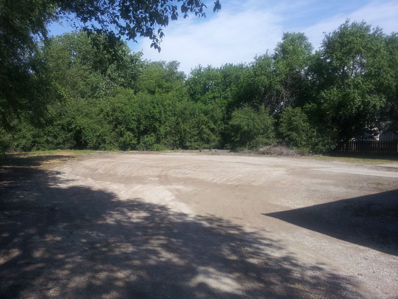 More Photos Of 8900 Rosehill Rd, Lenexa Unknown For Lease