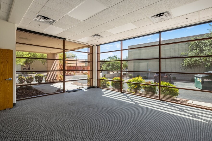 More Photos Of 264 S Hamilton Pl, Gilbert Warehouse For Lease