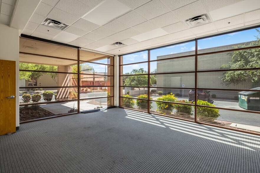 More Photos Of 264 S Hamilton Pl, Gilbert Warehouse For Lease