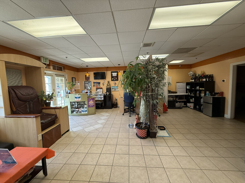 More Photos Of 9030 Windsor Rd, Windsor General Retail For Sale