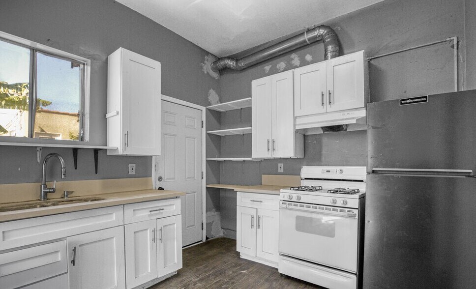 More Photos Of 275 S Union Ave, Los Angeles Apartments For Sale