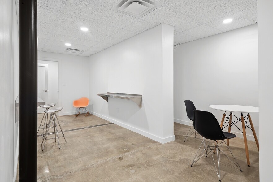 More Photos Of 1625 S Boston Ave, Tulsa Office For Lease