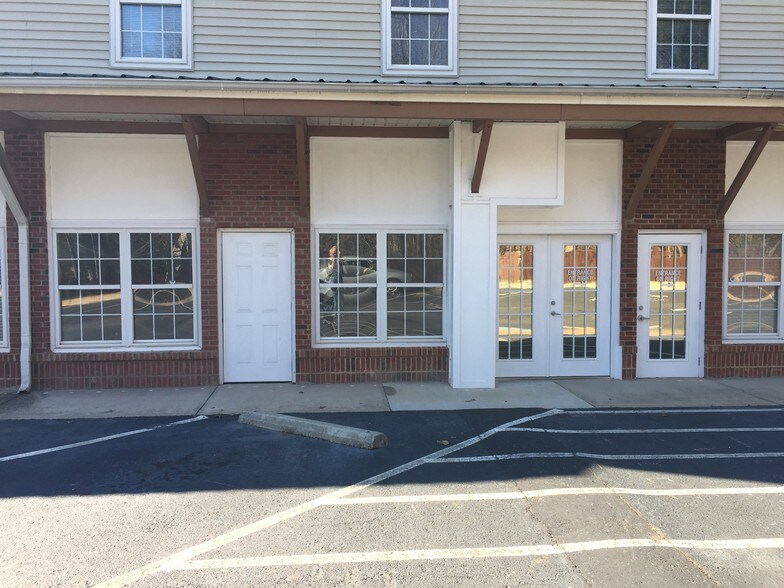 More Photos Of 925 Sanders Rd, Cumming Coworking Space