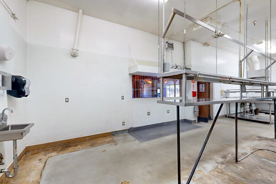 More Photos Of 5862-5872 Doyle St, Emeryville Restaurant For Sale