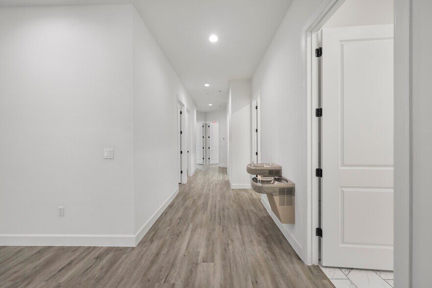 More Photos Of 284 Ed English Dr, Shenandoah Medical For Sale