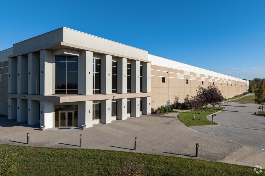 More Photos Of 350 Salem Rd, Jeffersonville Warehouse For Lease