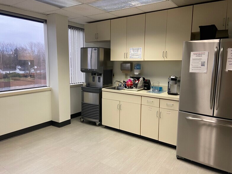 More Photos Of 620 S Glenstone Ave, Springfield Office For Sale