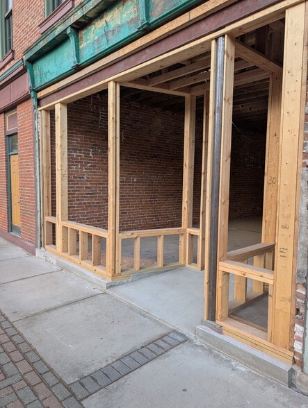 More Photos Of 12 S Market St, Troy Storefront Retail Office For Lease