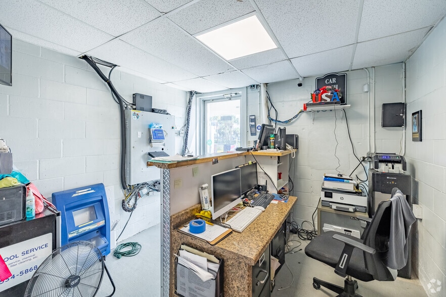 More Photos Of 8641 US Highway 19, Port Richey Carwash For Sale