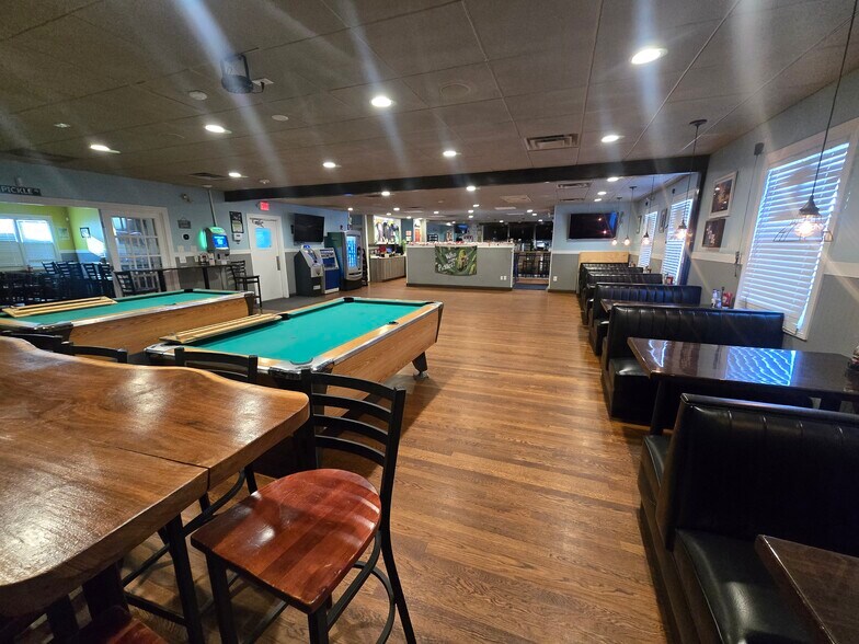 More Photos Of 48 School St, Lincoln Restaurant For Sale