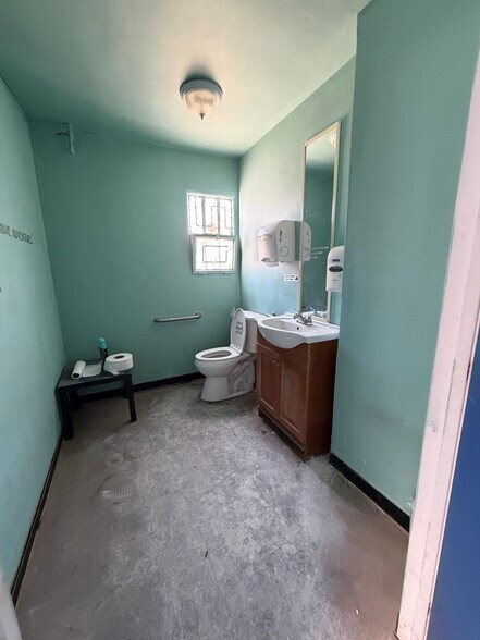 More Photos Of 1428 S Robertson Blvd, Los Angeles General Retail For Lease