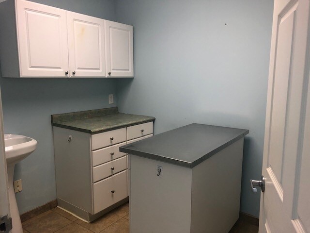 More Photos Of 1468 W Corbett Ave, Swansboro Office For Sale