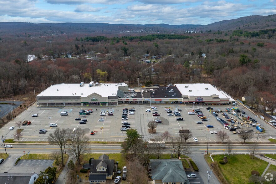 More Photos Of 1938 Union Valley Rd, Hewitt Unknown For Lease