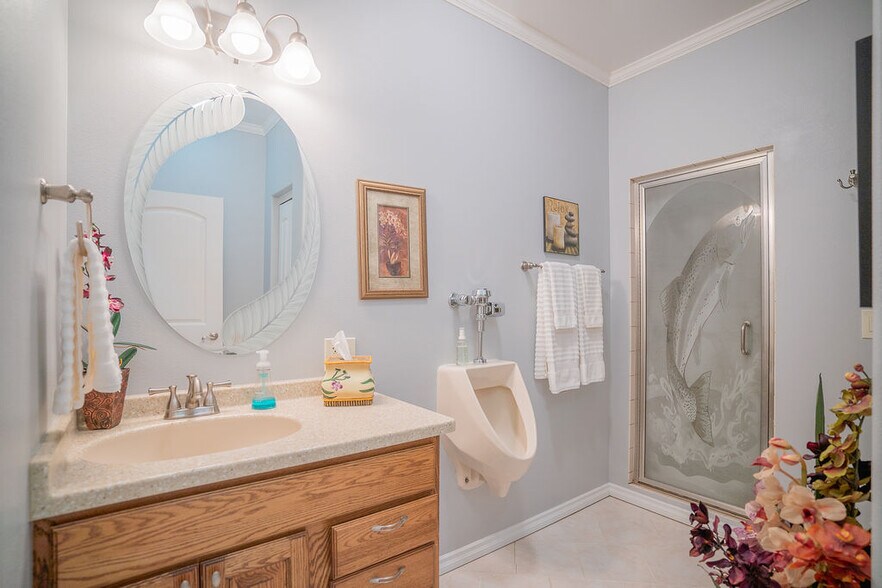 More Photos Of 455 Division St, Fairbanks Specialty For Sale