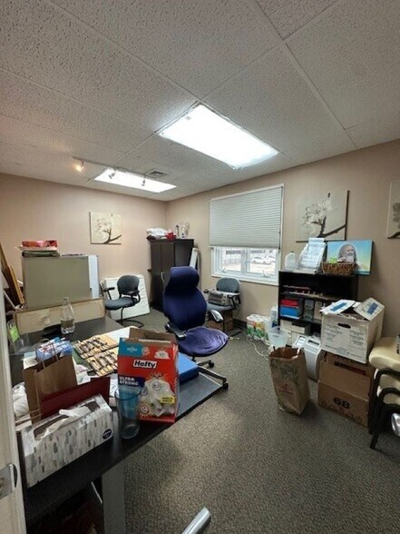 More Photos Of 3921-3951 University Dr, Fairfax Office For Lease