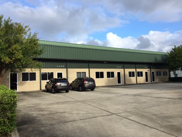 More Photos Of 1200-1250 Central Park Dr, Sanford Flex For Lease