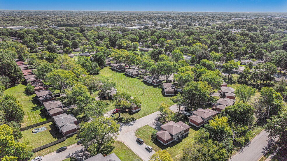 Primary Photo Of , Lee's Summit Multifamily For Sale