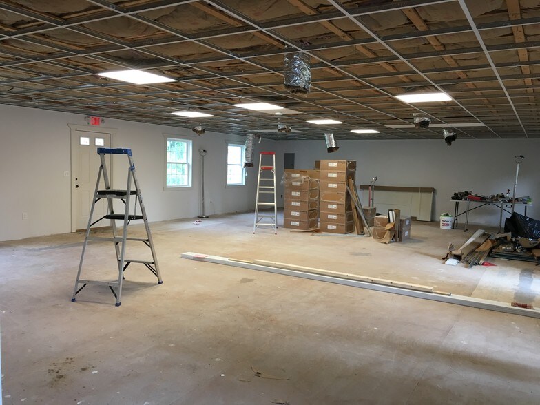 More Photos Of 1236 Portland Rd, Arundel Medical For Sale