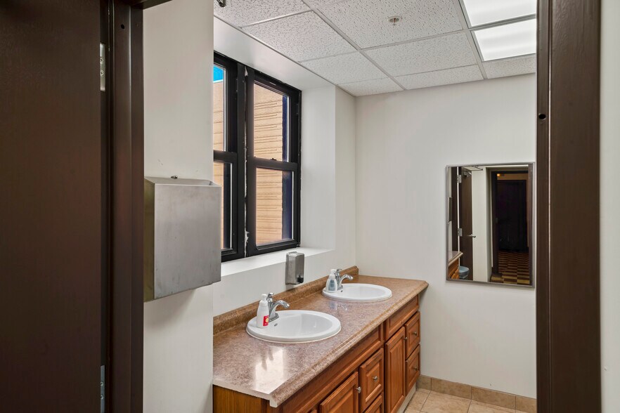More Photos Of 216 Crown St, New Haven Office For Sale