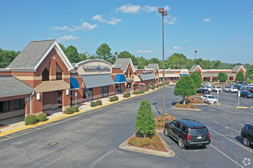 More Photos Of 500-692 Hanes Mall Blvd, Winston-Salem Unknown For Lease