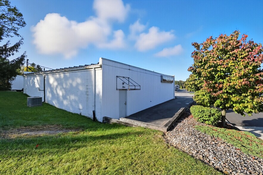 More Photos Of 25 S Lexington Springmill Rd, Mansfield Freestanding For Sale