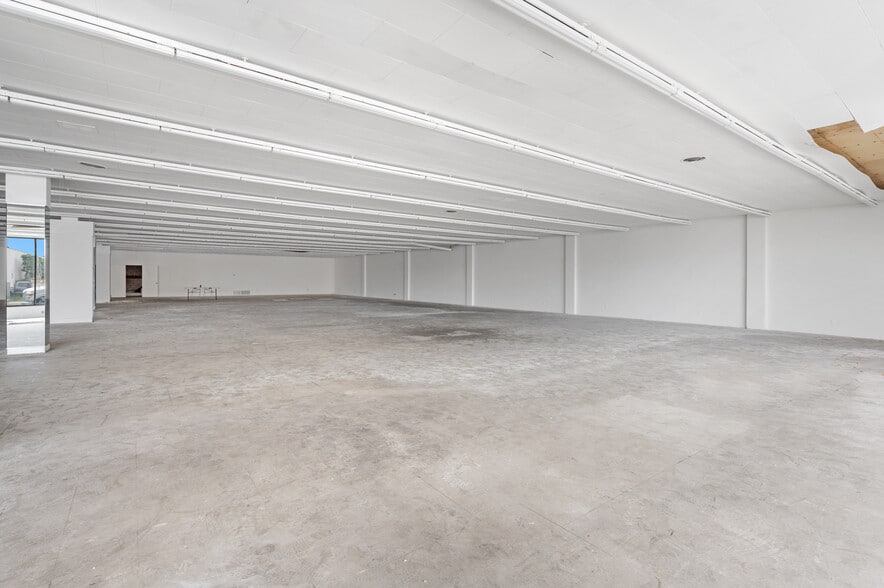 More Photos Of 733 Broadway, Chula Vista Storefront For Sale