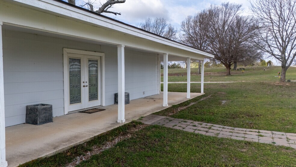 More Photos Of 12481 OK-19, Ada Cemetery Mausoleum For Sale