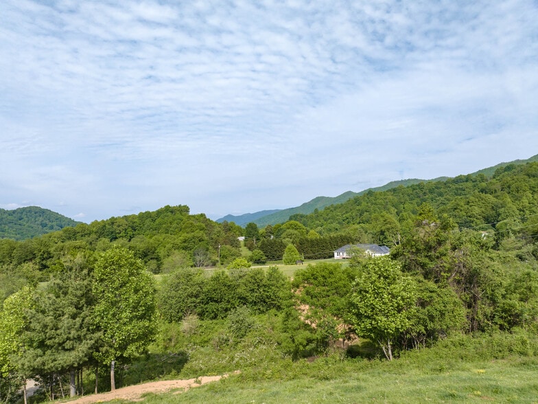 More Photos Of 94 Providence Pl, Waynesville Storefront Retail Office For Sale