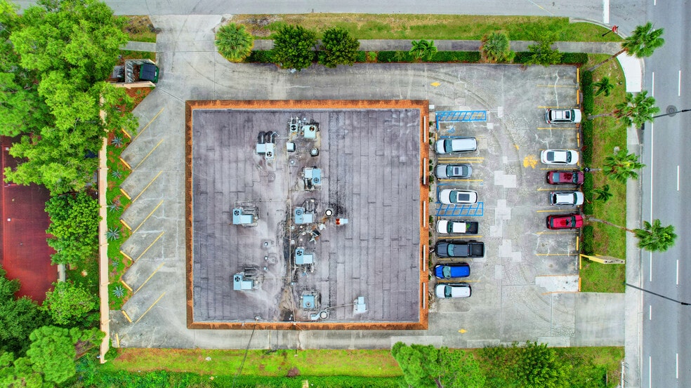 More Photos Of 5371 10th Ave N, Greenacres Storefront Retail Office For Lease