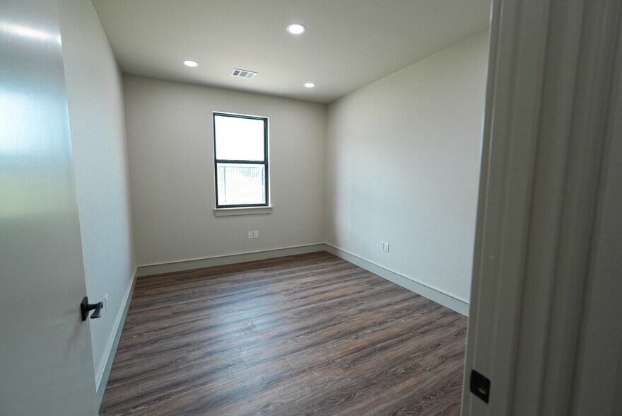 More Photos Of 25201 FM 2978 Rd, Tomball Medical For Sale