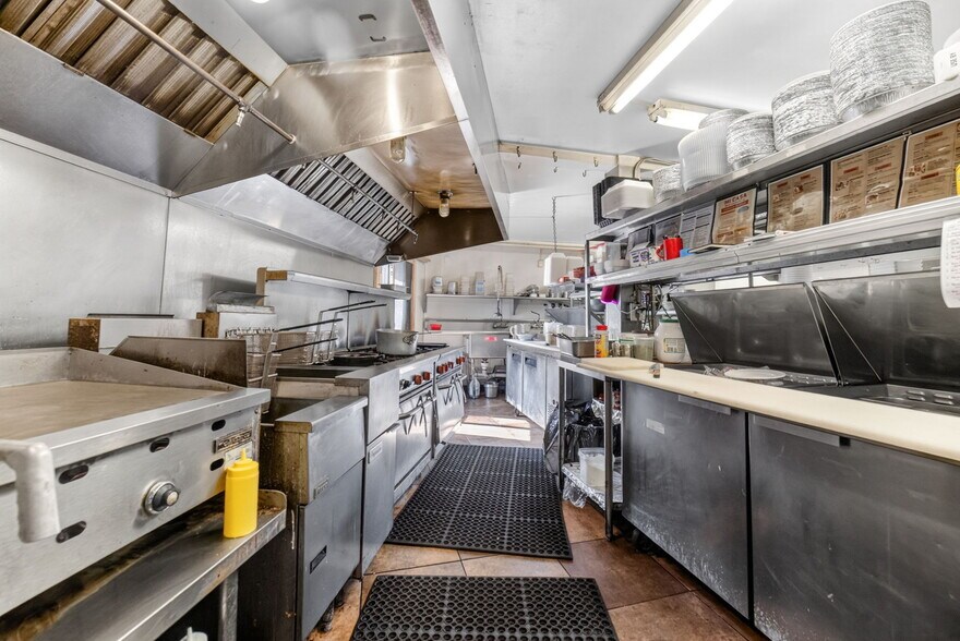 More Photos Of 204 W Madison St, Easton Storefront Retail Residential For Sale