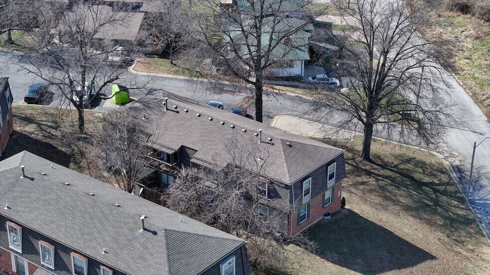 More Photos Of 8605-8627 Countryshire ln, Kansas City Apartments For Sale