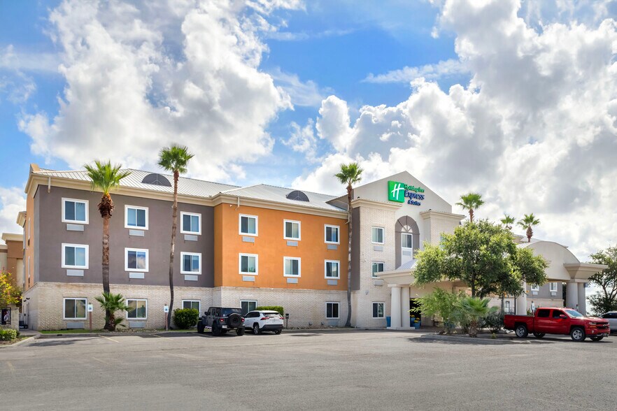 More Photos Of 2965 E Main St, Alice Hotel For Sale