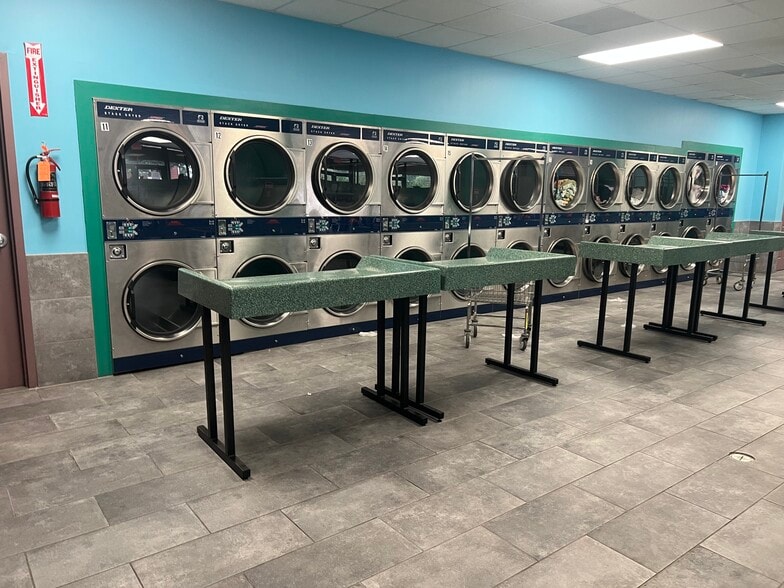 More Photos Of 501 1/2 El Dorado Blvd, Webster General Retail For Sale