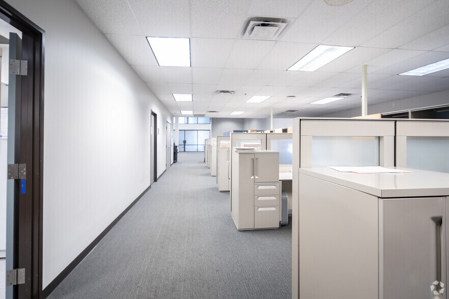 More Photos Of 2701 W Plano Pky, Plano Flex For Lease