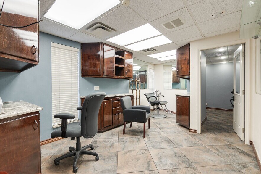 More Photos Of 3801 NW 63rd St, Oklahoma City Office For Lease