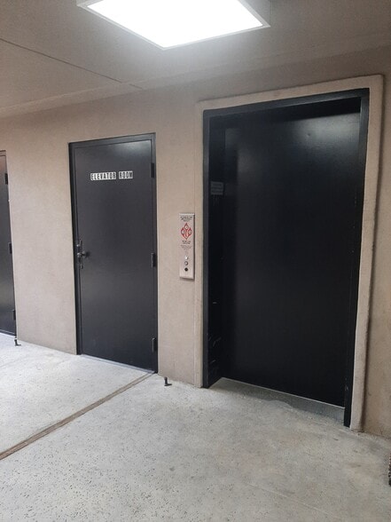 More Photos Of 3550 Q St, Bakersfield Office For Sale