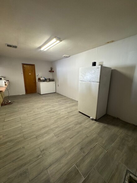 More Photos Of 5824 Doniphan Dr, El Paso Freestanding For Sale