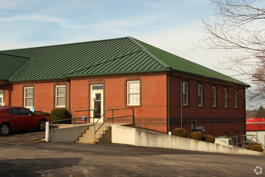 More Photos Of 30 Stonecrest Ct, Shelbyville Medical For Lease