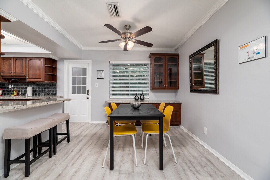 More Photos Of 820 NE 21st Dr, Wilton Manors Apartments For Sale