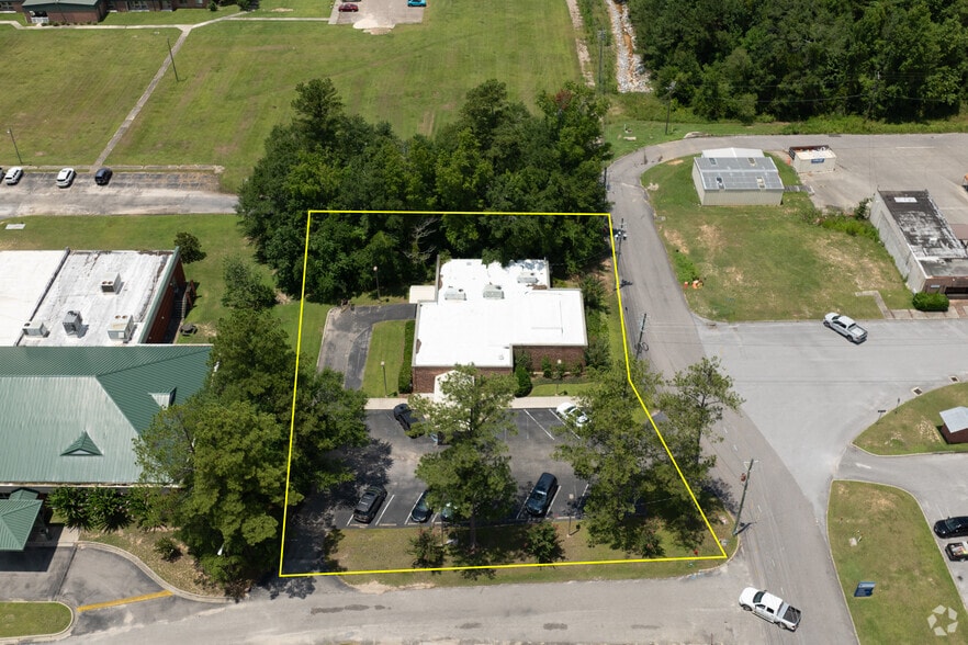 More Photos Of 1207 Azalea Pl, Brewton Medical For Lease