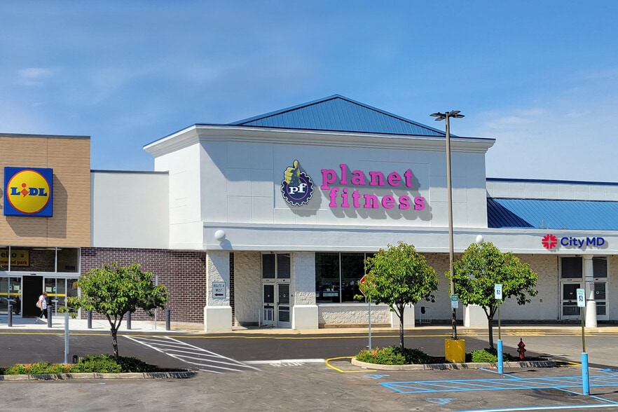 Primary Photo Of 100 Broadway, Elmwood Park Unknown For Lease