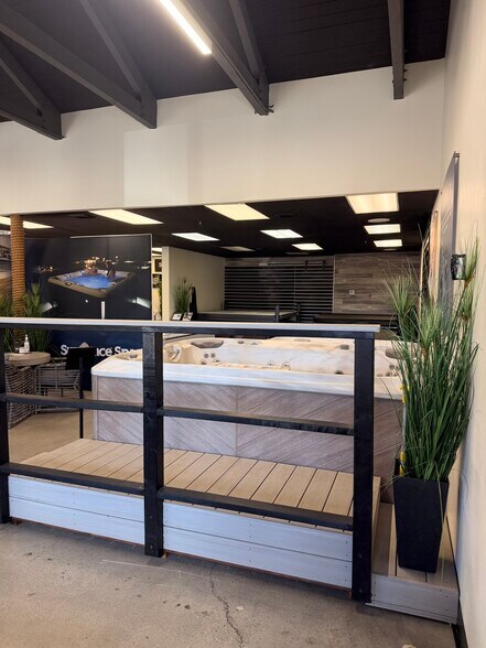 More Photos Of 22900-22924 Los Alisos Blvd, Mission Viejo Unknown For Lease