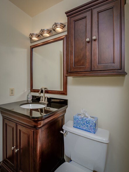 More Photos Of 8361-8379 Cherry Ln, Laurel Medical For Sale