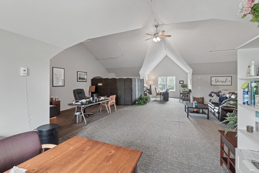More Photos Of 1701-1713 Southcross Dr W, Burnsville Loft Creative Space For Sale