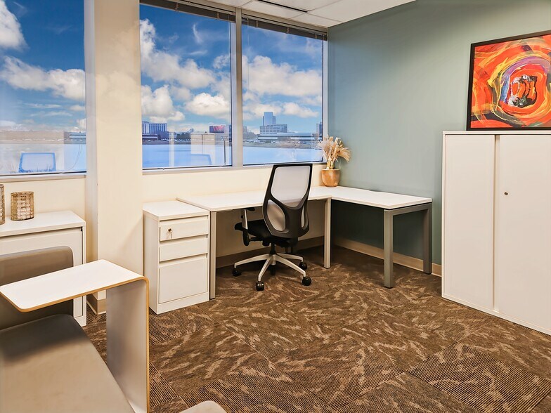 More Photos Of 9465 Counselors Row, Indianapolis Coworking Space